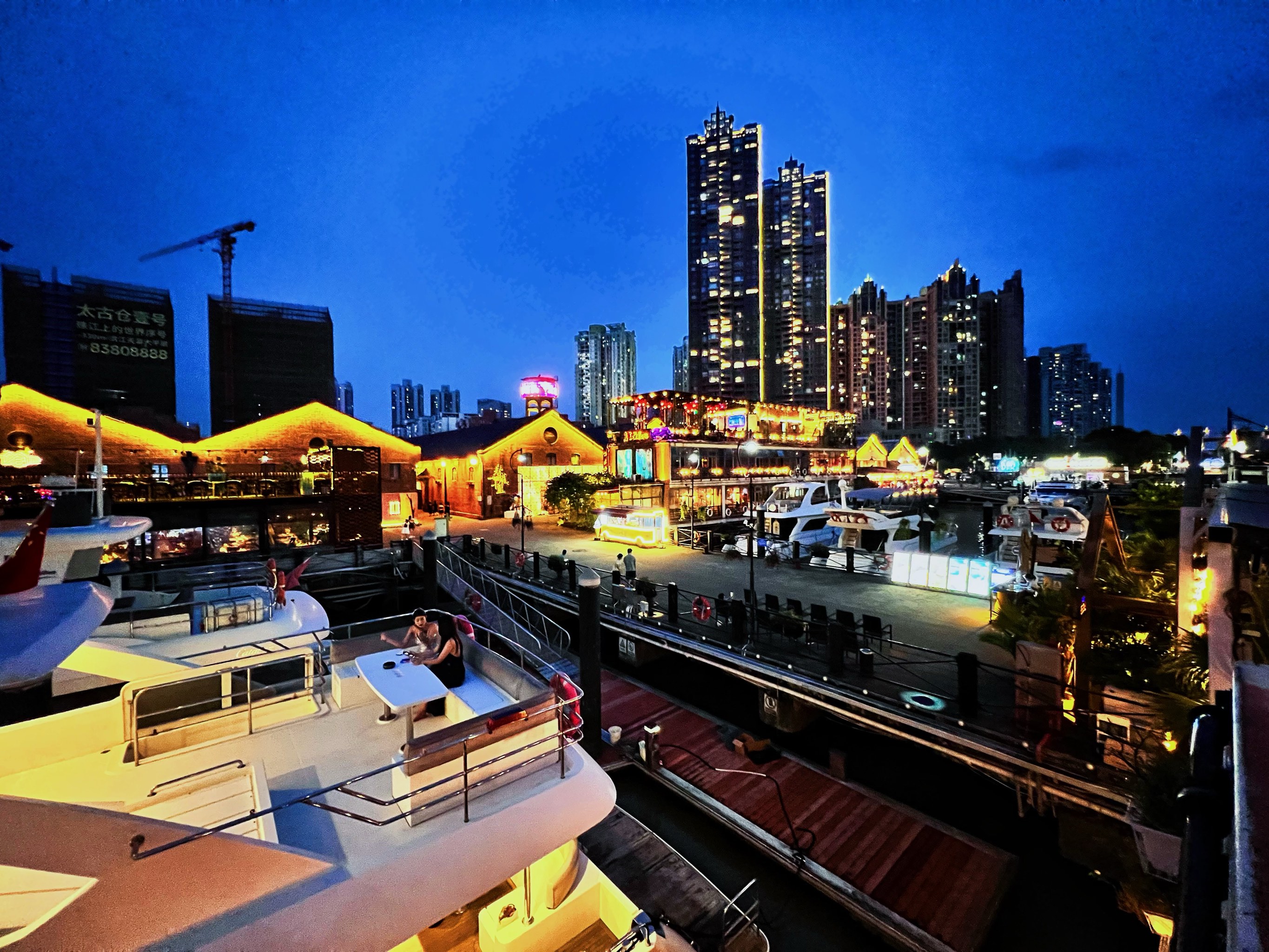 城市夜色水上冒险,灯火阑珊中的水域激情的简单介绍 城市夜色水上冒险,灯火阑珊中的水域激情的简单介绍