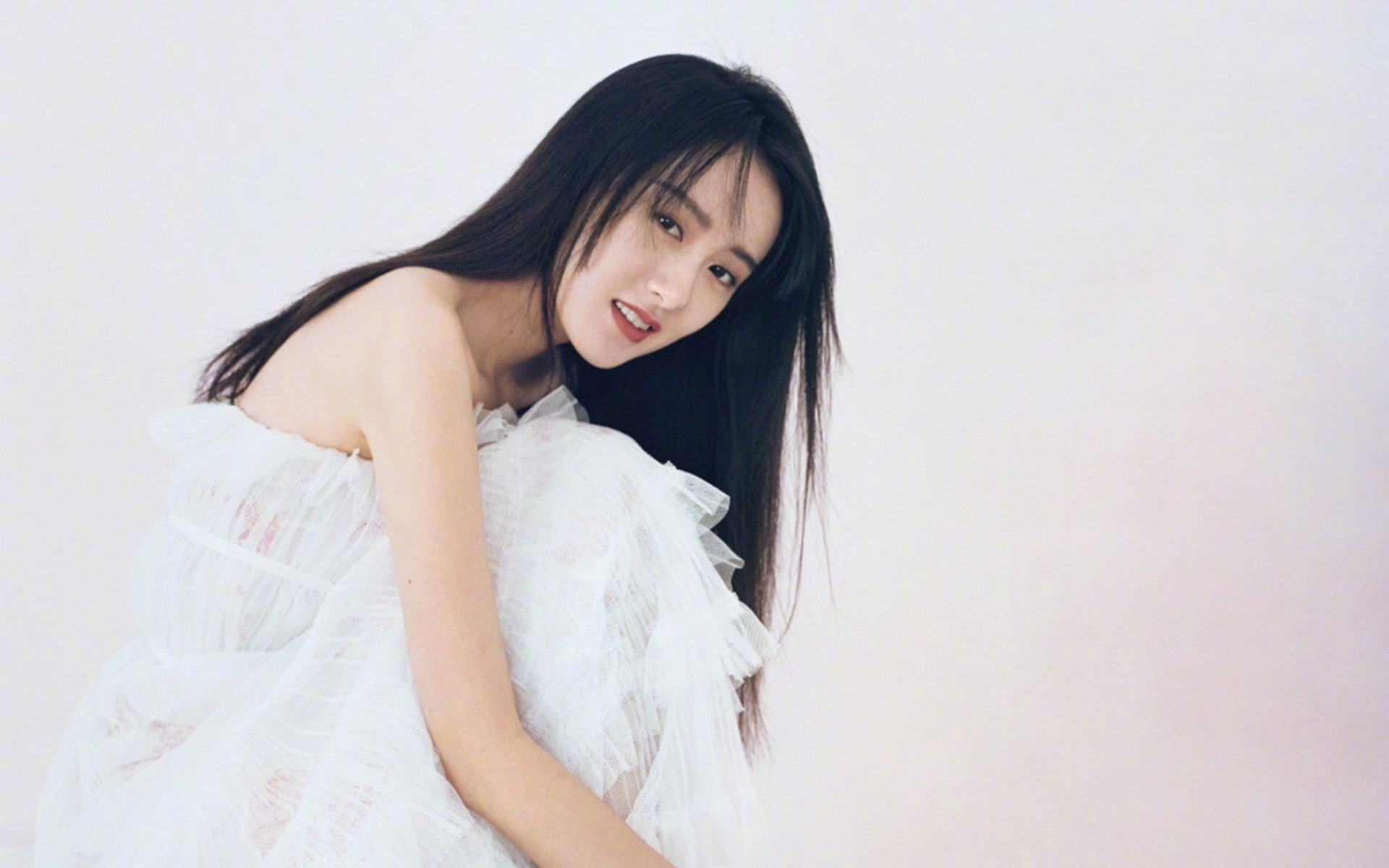 爱游戏体育-布莱克本中场调度流畅，蓝白军团迎来复苏，布莱克j