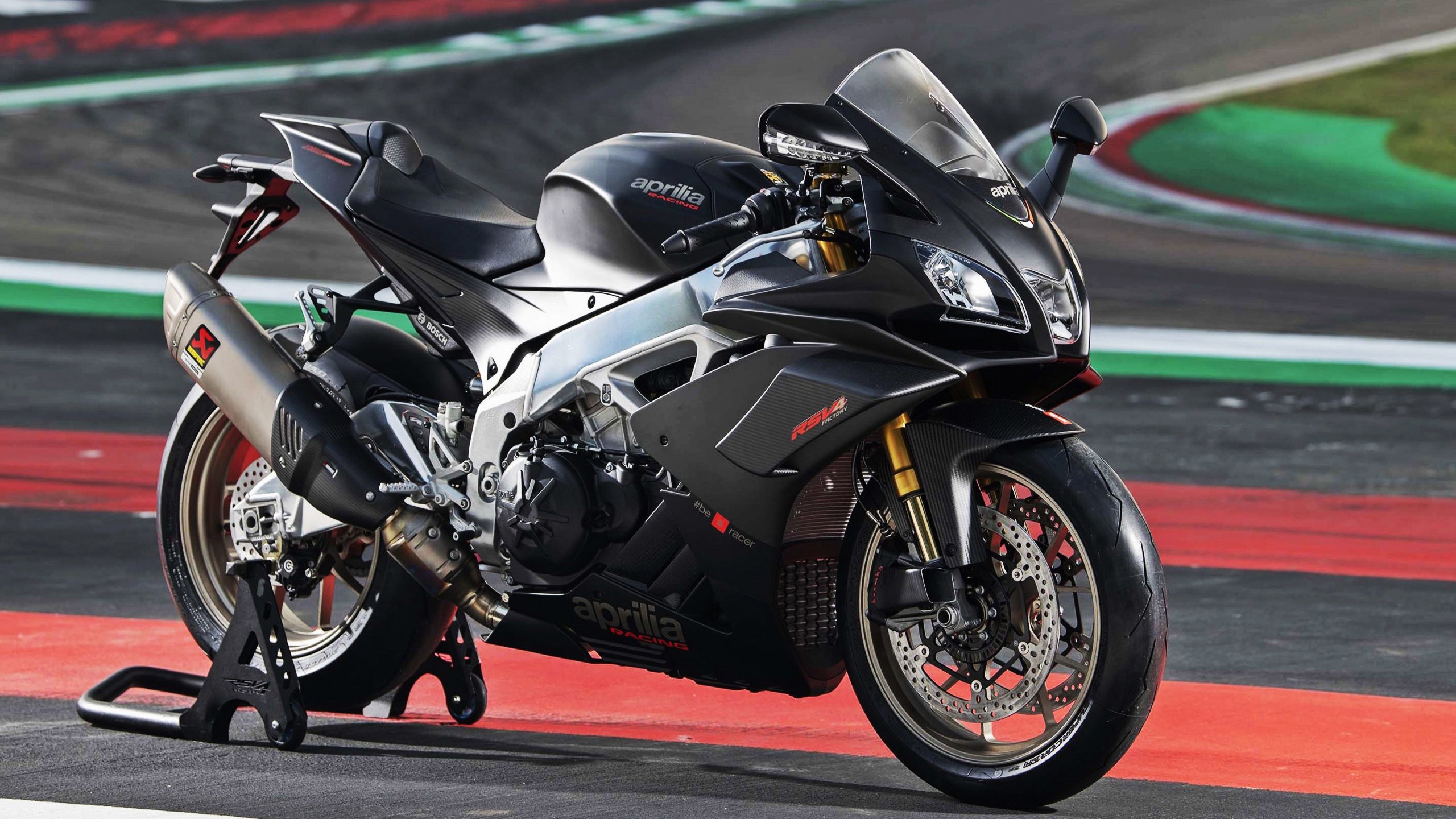 德甲教练团队基于图谱分析优化攻防转换的节奏控制,德甲 教练