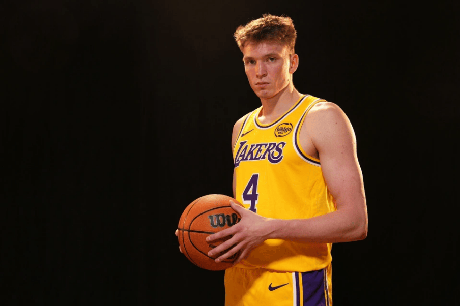 安东尼·戴维斯：湖人内线的守护者的简单介绍