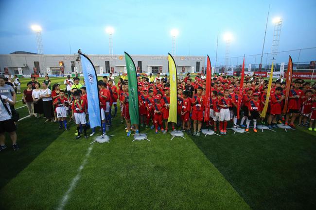 包含爱游戏APP:中国足球青训基地建设进展：硬件设施升级，师资力量增强的词条